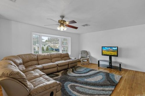 141 Black Bird Ln, Montgomery, NY 12549-1701
