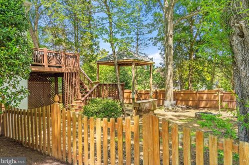 9101 Sainsbury Ct, Bristow VA  20136-1770 exterior