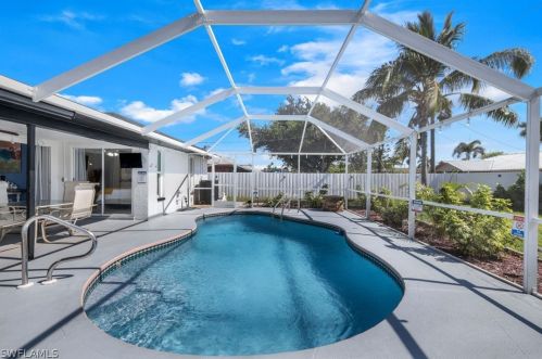 3721 7th Ave, Cape Coral, FL 33914-3315