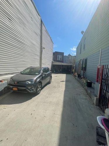 872 156th St, Bronx NY  10455-1802 exterior