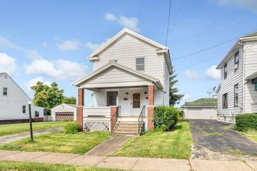 910 Hazen St, New Castle, PA 16101-4575