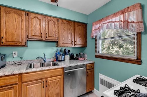 407 Berkshire Rd, Ridgewood NJ 07450-5533 exterior