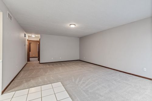 5106 148th St, Saint Paul MN 55124-6923 exterior