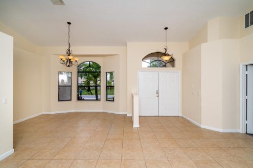 1561 Meridian Ave, Fort Pierce, FL 34953-4302