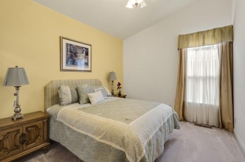 860 Valley Oak Dr, Hollister CA  95023-9155 exterior