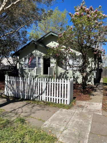 119 7th St, Santa Rosa, CA 95401-6106