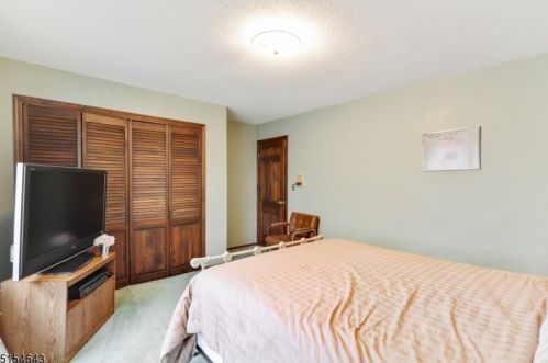 523 Hidden Holw, Scotch Plains NJ  07076-2027 exterior