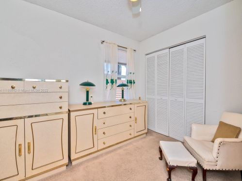 348 107th Ave, Hollywood FL  33026-4068 exterior