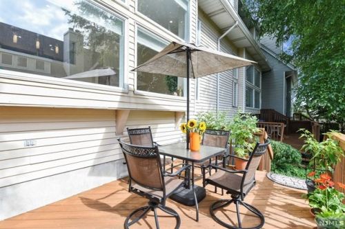 28 Iris Cir, Ridgewood NJ  07452-3428 exterior