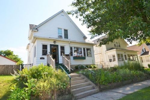 715 40th St, Kenosha, WI 53140-5510