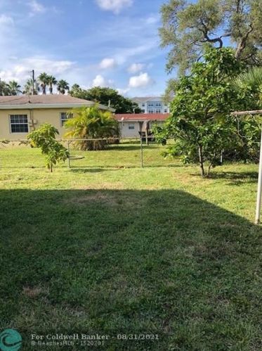 29 8th Ave, Dania Beach FL  33004-3216 exterior