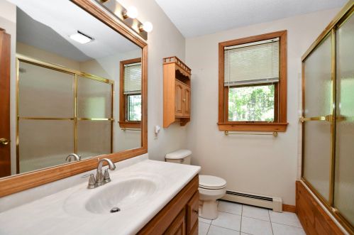 44 Tolend Rd, Dover NH  03820-5501 exterior