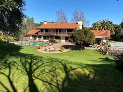 180 Fox Hollow Rd, Redwood City CA  94062-3608 exterior