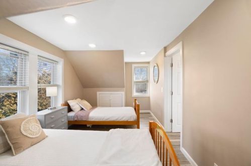 836 Point Judith Rd, South Kingstown RI  02882-5174 exterior