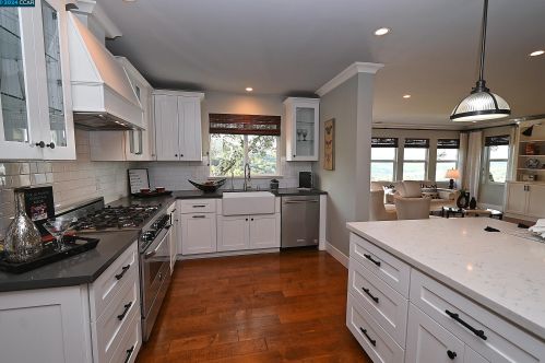 122 El Toyonal, Orinda CA  94563-2133 exterior