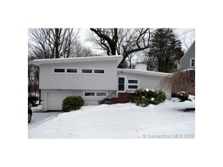 122 Corbin Rd, New Haven, CT 06517-2907