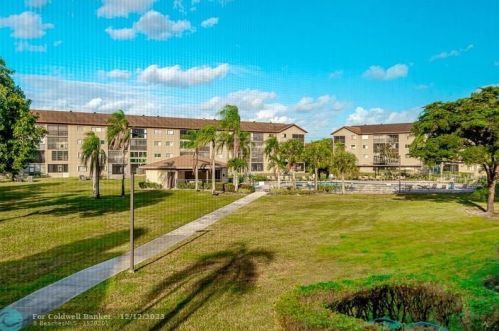 12755 16th Ct, Hollywood FL  33027-2148 exterior