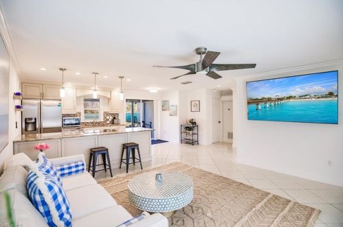 529 100th Ave, Naples FL  34108-2235 exterior