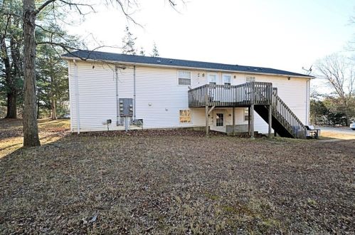 24 James St, Colchester, CT 06415-1117