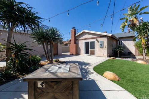 5938 Sunfield Ave, Lakewood CA  90712-1823 exterior