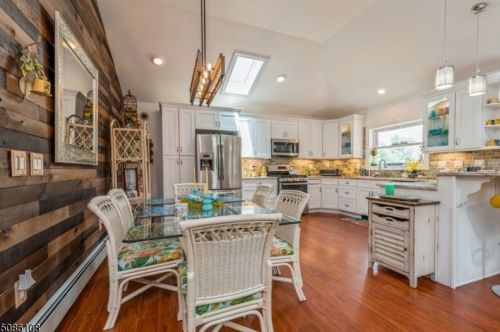 124 Hudson Ave, Hopatcong NJ  07843-1708 exterior