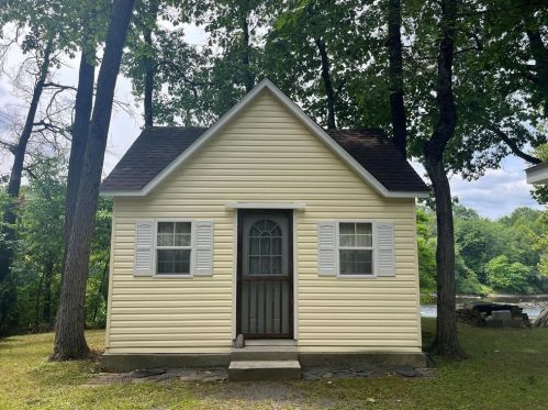 4739 Three Mile Ln, Walnutport, PA 18088-9381