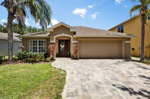 15004 Savannah Dr, Naples, FL 34119-4804
