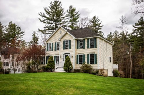 162 Pelham Rd, Salem, NH 03079-2831