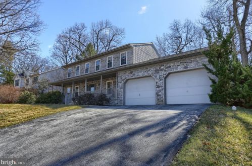 850 Zermatt Dr, Hummelstown PA  17036-9706 exterior