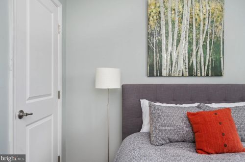 7009 Darbey Knoll Dr, Gainesville VA  20155-3634 exterior