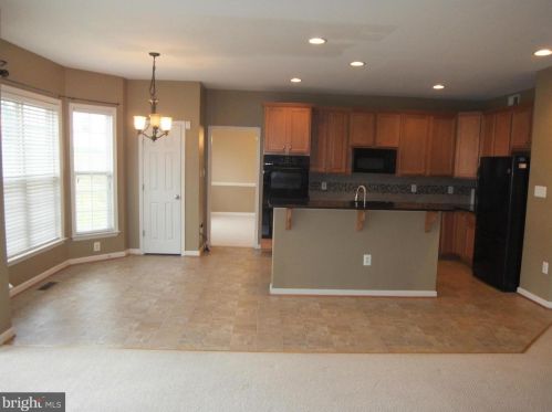 3631 Expedition Dr, Triangle VA  22172-2071 exterior