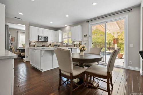 28531 Redwood Canyon Pl, Santa Clarita CA  91390-5723 exterior