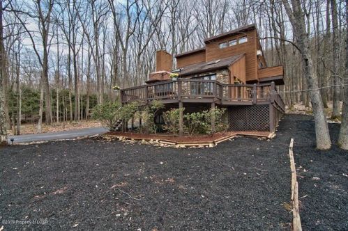 274 Tuscarora Dr, Hazle Township, PA 18202-9143