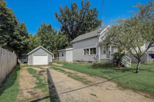 2102 Packers Ave, Madison, WI 53704-3143