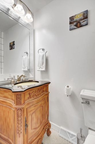 9018 26th Ave, Kenosha WI  53143-6614 exterior