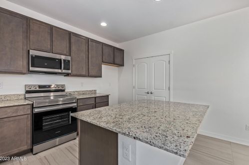 701 Del Rancho, Mesa AZ  85212-1890 exterior