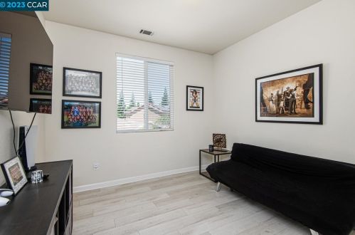 4086 Freesia Dr, Oakley CA  94561-1944 exterior