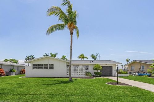 2819 18th Ave, Cape Coral, FL 33904-4044