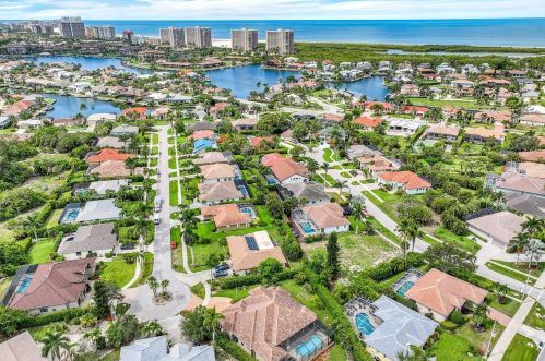 616 Somerset Ct, Marco Island FL  34145-2450 exterior