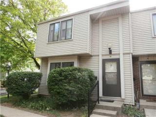 10 Meadowbrook Dr, Perrysburg, OH 43551-3129