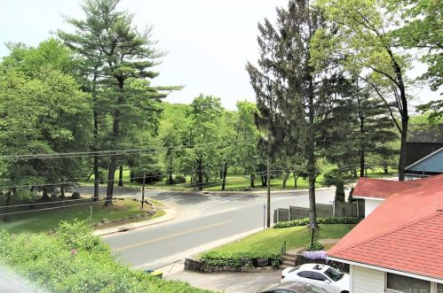 579 Cooke St, Waterbury CT  06710-1424 exterior