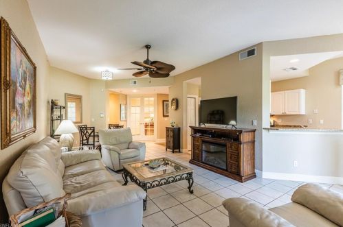 4610 Hawks Nest Dr, Naples, FL 34114-0826