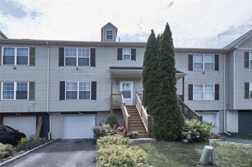 81 Evan Rd, Warwick, NY 10990-4018