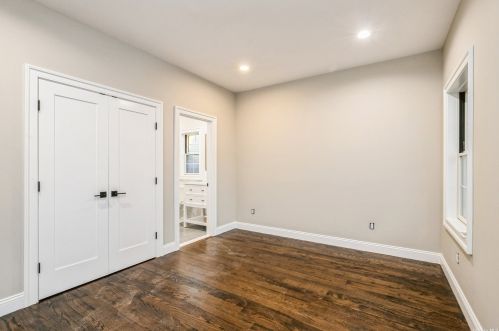 57 Bobwhite Ln, Hicksville NY  11801-4520 exterior