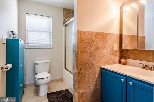 1 Terry Ct, Downingtown PA  19335-2606 exterior