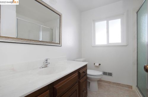 1409 Ventura Dr, West Pittsburg CA  94565-6426 exterior