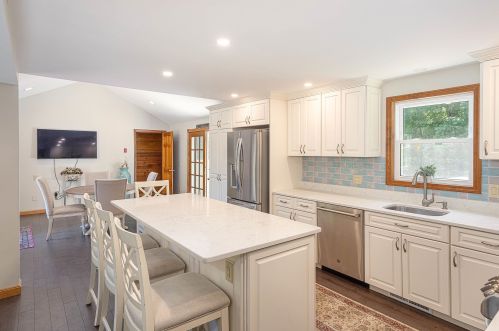 12 Happy Ave, Derry NH  03038-5419 exterior