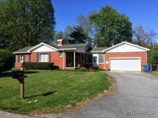 1912 Arlington Pl, Hendersonville, NC 28791-2104