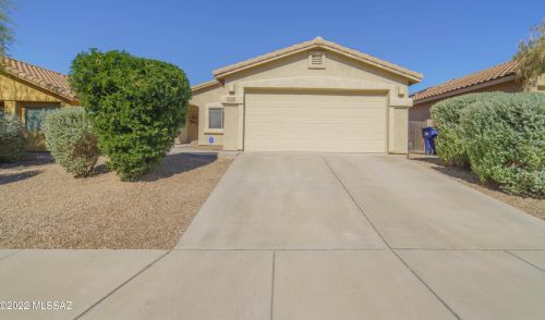 7337 Laughing Tree Ln, Tucson, AZ 85756-6139