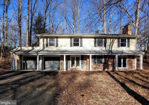 11600 Blue Ridge Ln, Great Falls VA  22066-1004 exterior